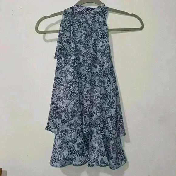 EXPRESS DESIGN STUDIO Two-Tiered halter tie neck Large - Picture 2 of 3